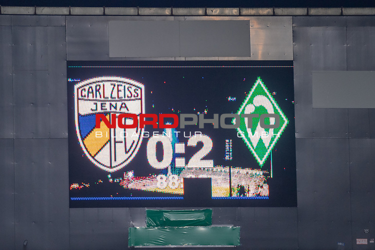 12.09.2020, Ernst-Abbe-Sportfeld, Jena, GER, DFB-Pokal, 1. Runde, FC Carl Zeiss Jena vs SV Werder Bremen<br />
<br />
<br />
Anzeigentafel Endstand 0:2<br />
<br />
<br />
<br />
<br />
Foto © nordphoto / Kokenge