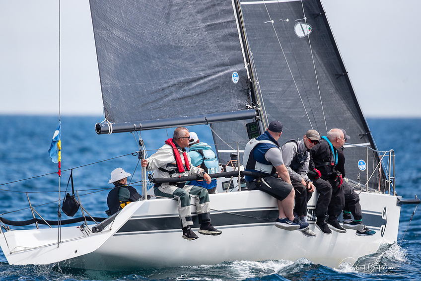 Swuzzlebubble sailing victory