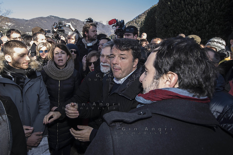 Com, manifestazione contro il fascismo 9 dic 2017, e questo è il fiore, bella ciao,