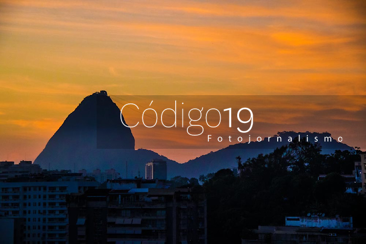 RJ. Rio de Janeiro. 22.07.2020 CLIMA TEMPO Amanhecer desta quarta-feira, (22), vista do bairro das Laranjeiras, zona sul. (Foto: Ellan Lustosa / Código19).
