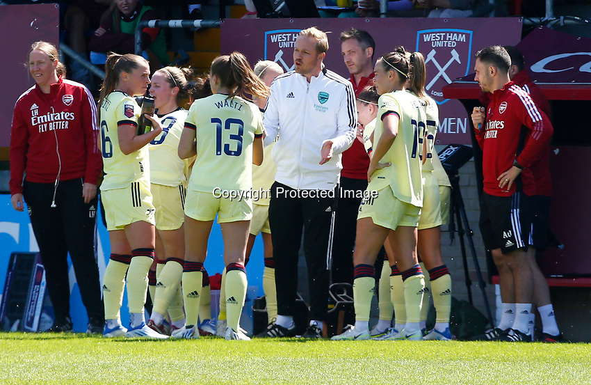 DAGENHAM, ENGLAND - MAY 08: Head Coach Jonas Eideval of Arsenal having words with his players during Barclays FA Women's Super League match between West Ham United Women and Arsenal at The Chigwell Construction Stadium on 08th May, 2022 in Dagenham, England