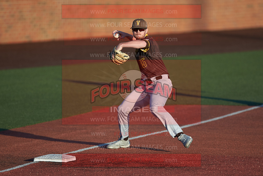 Valparaiso Crusaders third baseman Kaleb Hannahs (15) fields a ground ball during the game against the Western Kentucky Hilltoppers at Nick Denes Field on March 19, 2021 in Bowling Green, Kentucky. (Brian Westerholt/Four Seam Images)