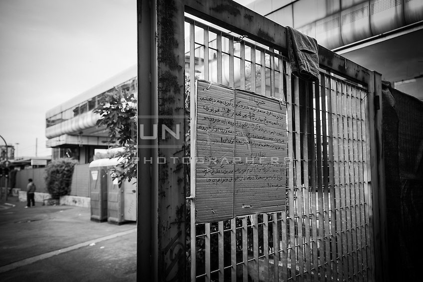 The entrance of the area occupied with the aid of MEDU (Medici per i Diritti Umani) near the track n.15 at Ostiense station. Despite the police authorities attempts of eviction, a temporary agreement with the FS (Ferrovie dello Stato - Public railways company) has been found to keep the railway property soil.