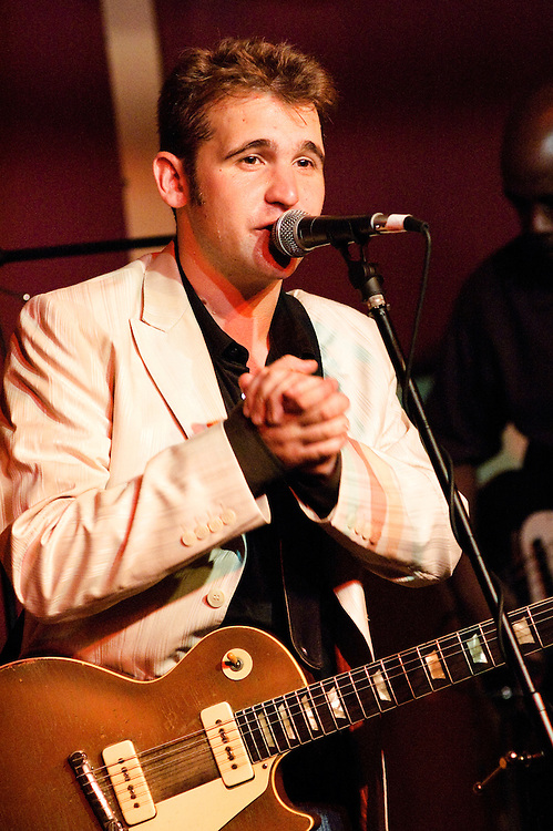 NEW YORK, NY - SEPTEMBER 15: American musician Sean Costello and his band perform at the Living Room on September 15, 2005 in New York, New York. (PHOTO CREDIT: Eric M. Townsend)