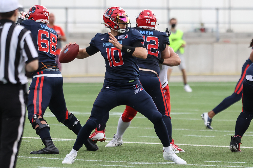 American Football: European League of Football, Hamburg Sea Devils - Berlin Thunder, Hamburg, 11.07.2021<br />
Quarterback Jadrian Clark (Sea Devils)<br />
© Torsten Helmke