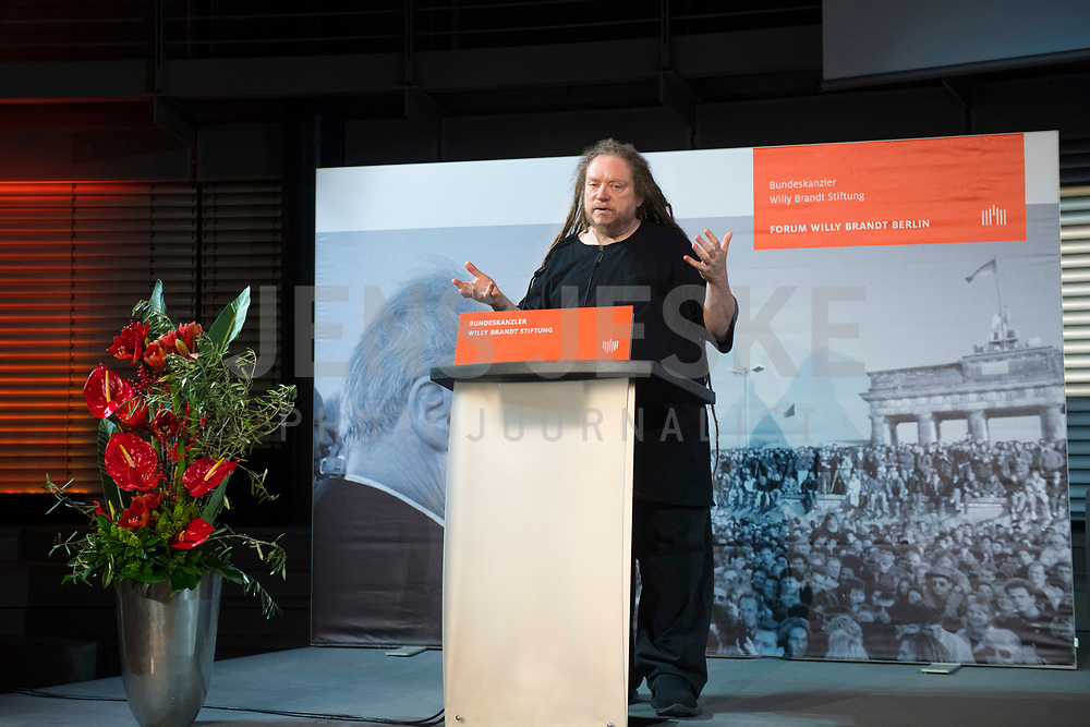 DEU, Deutschland, Germany, Berlin, 10.12.2018: Willy Brandt Lecture der Bundeskanzler-Willy-Brandt-Stiftung mit dem Digitalpionier und Autor Jaron Lanier. Foto: Jens Jeske/Bundeskanzler-Willy-Brandt-Stiftung