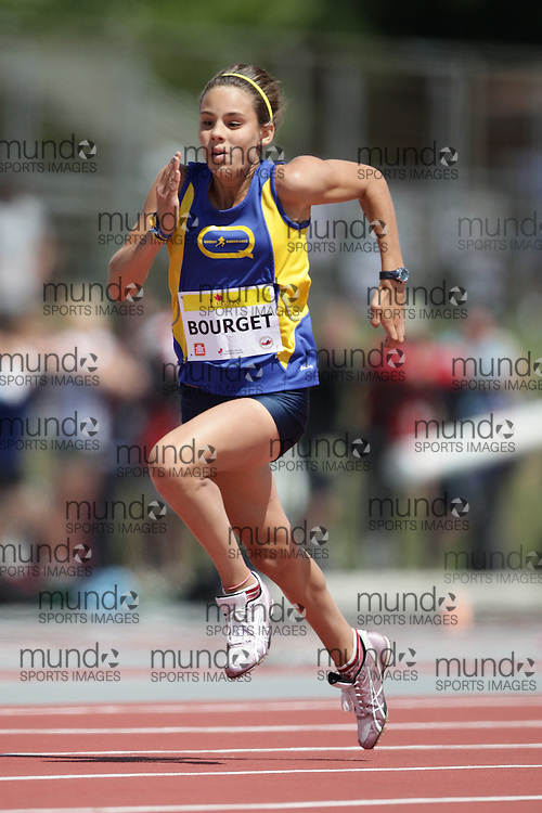 Ottawa, Ontario ---10-08-07--- Bourget competes in the 300 metres at the 2010 Royal Canadian Legion Youth Track and Field Championships in Ottawa, Ontario August 7, 2010..JULIE ROBINS/Mundo Sport Images.