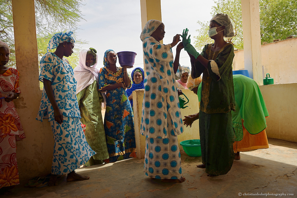 Yoghurt Fabrik zur Verwertung von Milch in THIARGNY, Senegal
