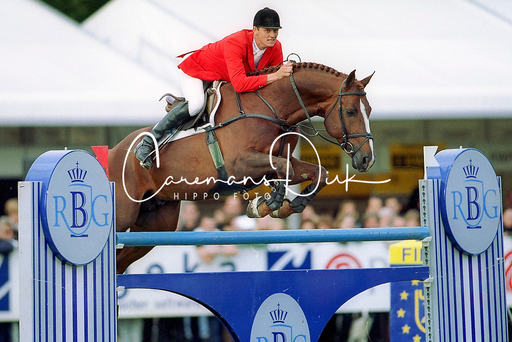 Kirchhoff Ulrich - Ohio van de Padenborre<br />
World Championship Young Horses Lanaken 1999<br />
© Dirk Caremans