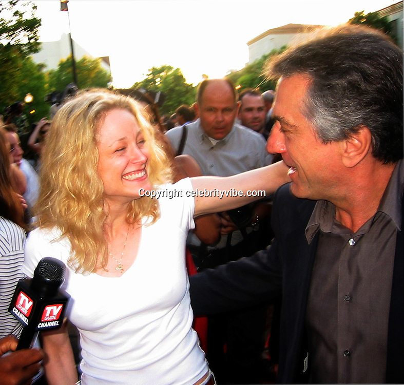 Teri Polo & Robert De Niro.The Score Premiere.Paramount Studios.Los Angeles, CA.July 09, 2001.Photo by Antoine Desert/ Celebrityvibe.com..
