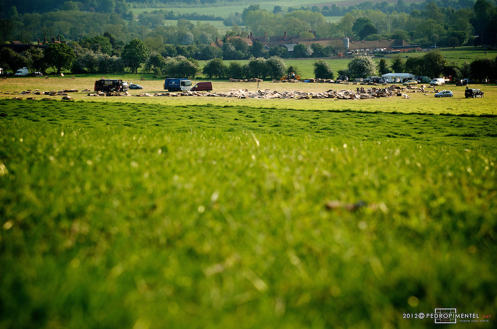 Henley on Thames, End Mill Farm? 10 hours and a half after the beggining of the 18,000 box setup, the 100+ volunteers left had taken down what had been the first wingsuit runway in history of aviation.