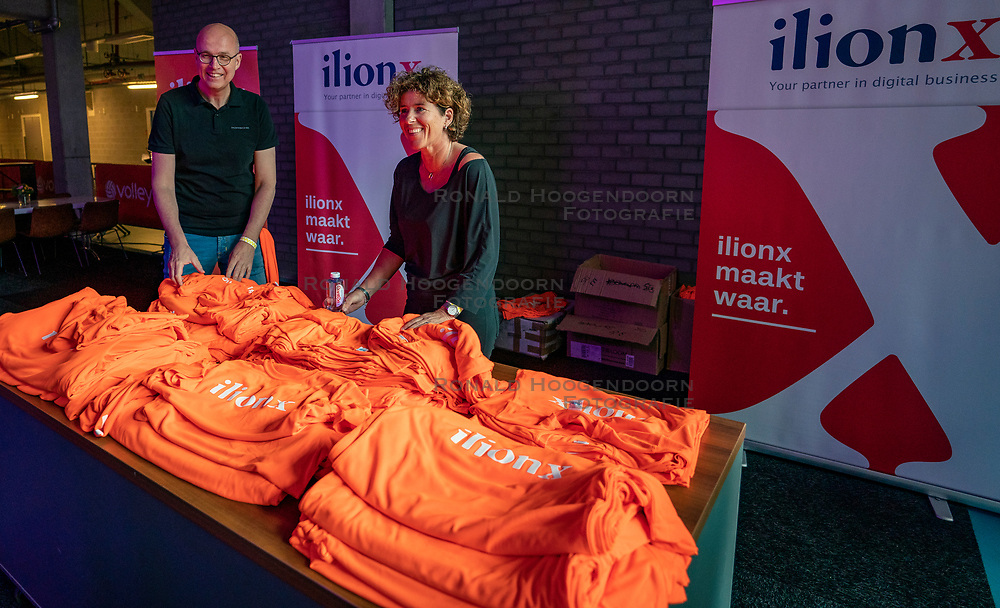 30-05-2019 NED: Volleyball Nations League Netherlands - Poland, Apeldoorn<br />
T shirts Ilionx, vip