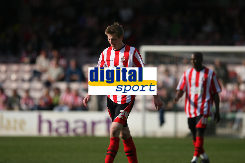 Photo: Pete Lorence.<br />
Lincoln City v Stockport County. Coca Cola League 2. 07/04/2007.<br />
Man of the Match, Geoff Hughes.
