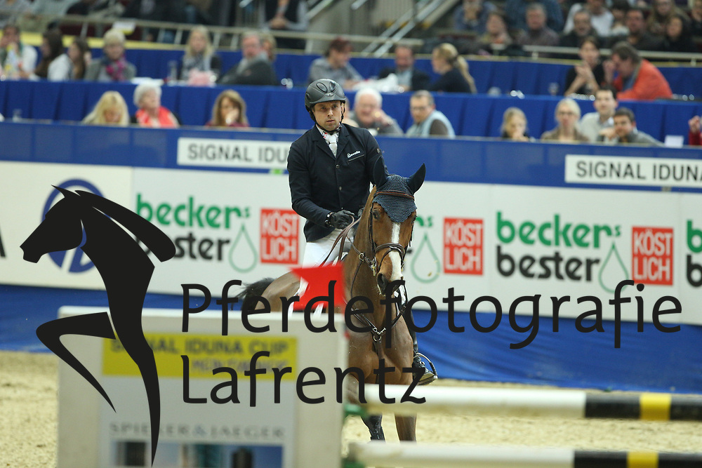 Griese, Henrik (GER), Camilla<br />
Dortmund - Signal Iduna Cup 2016<br />
Grosser Preis der Bundesrepublik<br />
© www.sportfotos-lafrentz.de / Stefan Lafrentz