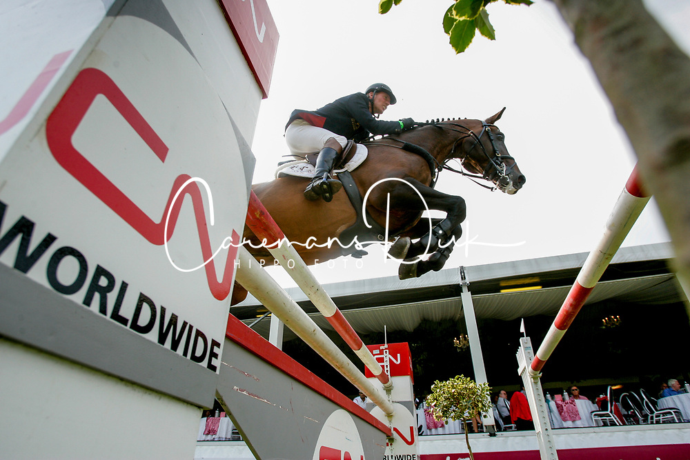 Lansink Jos - Al Kaheel Spender S<br />
Global Champions Tour - Valkenswaard 2007<br />
Photo © Hippo Foto