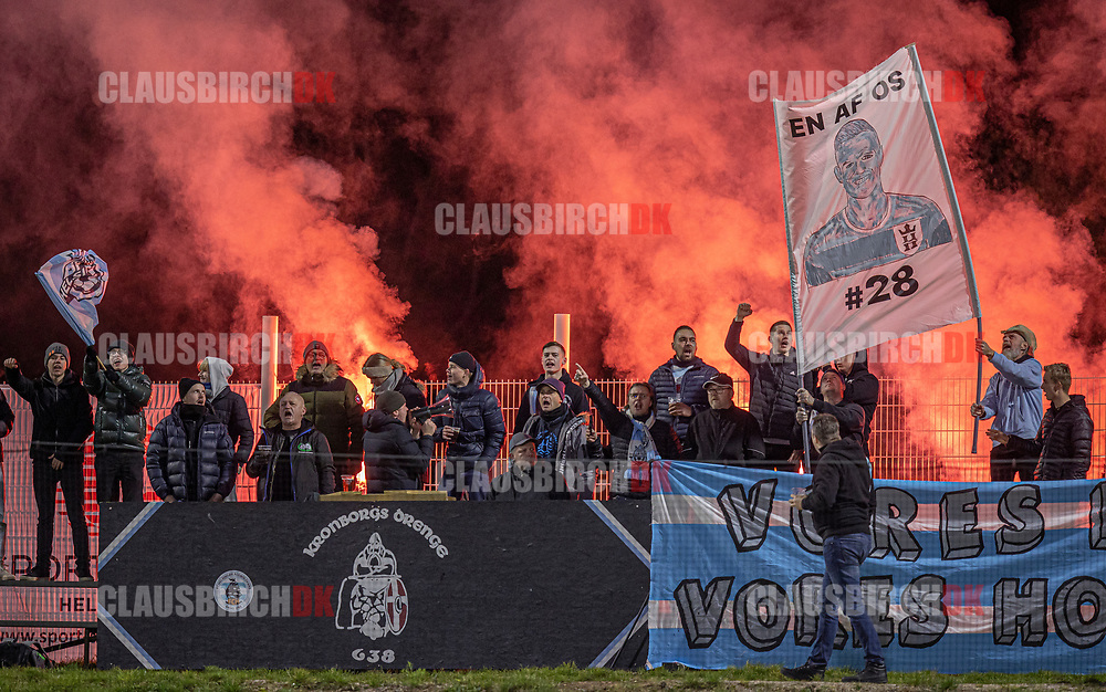 FC Helsingør fans under kampen i NordicBet Ligaen mellem FC Helsingør og FC Fredericia den 8. november 2021 på Helsingør Stadion (Foto: Claus Birch).