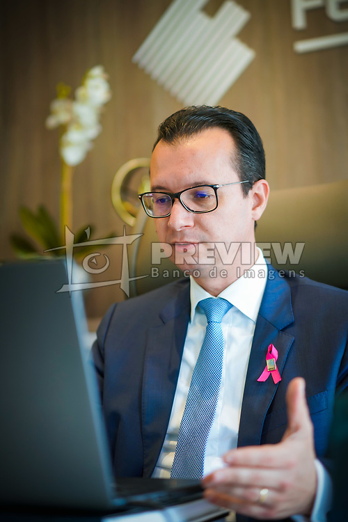 O presidente da Federasul, Anderson Trautman Cardoso recebe Bruno Vanuzzi – Diretor de Desenvolvimento Imobiliário Região Sul na Multiplan Empreendimentos para o Tá na Mesa que tratará nesta quarta-feira, 06 de outubro, sobre O investimento imobiliário da década no RS e a nova orla do Guaíba. FOTO: Jefferson Bernardes/ Agência Preview